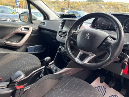 2014 Peugeot 2008 - thumbnail 6