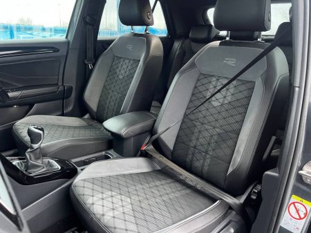 2023 Volkswagen T-Roc R-LINE 1.0 TSI // APPLE CARPLAY/ANDROID AUTO // DIGITAL CLUSTER // 17" R-LINE ALLOYS €27,900 thumbnail