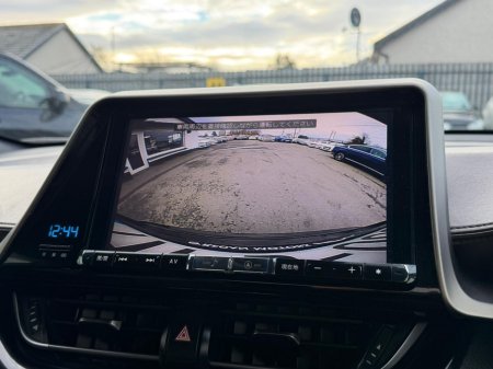 2017 Toyota C-HR (171) 1.8 HYBRID SPORT AUTO €18,950 thumbnail