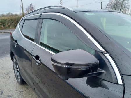 2018 Nissan Qashqai - thumbnail 11