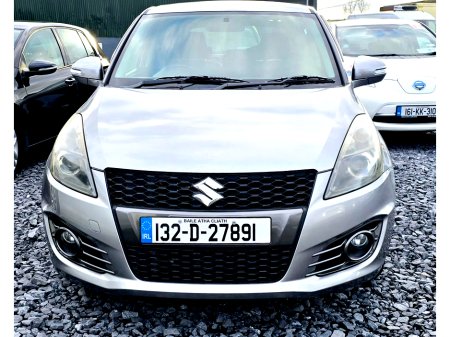 2013 Suzuki Swift - thumbnail 2