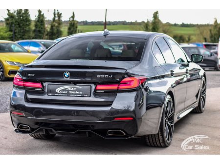 2021 BMW 5 Series - thumbnail 11