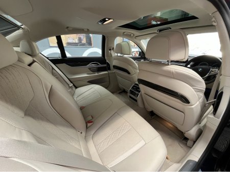 2018 BMW 7 Series - thumbnail 15
