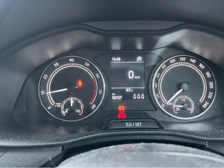 2021 Skoda Kamiq AMBITION 1.0 TSI 110HP 5DR €18,500 thumbnail