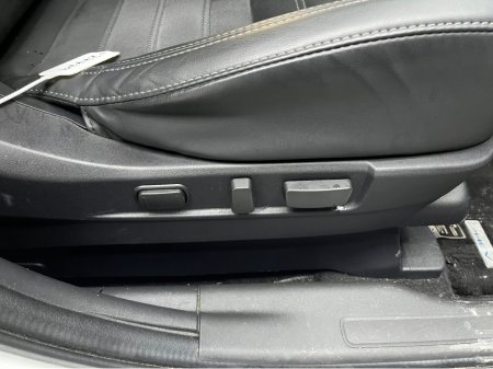 2020 Mitsubishi Outlander €23950 2020 MITSUBISHI OUTLANDER PHEV G 2.4 AUTOMATIC / CRUISE CONTROL / 360° PARKING CAMERA / ELECTRIC HEATED SEATS / HEATED STEERING WHEEL / PADDLE SHIFTERS €23,950 thumbnail