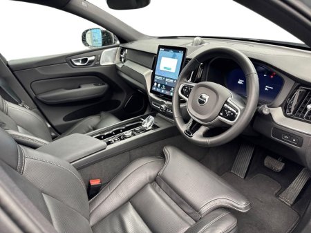 2025 Volvo XC60 - thumbnail 6