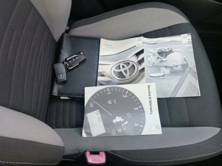 2016 Toyota Auris - thumbnail 18