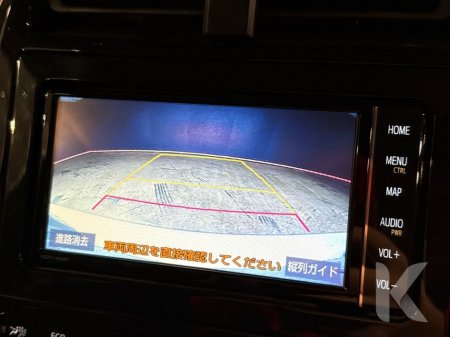 2021 Toyota Prius HYBRID 1.8L AUTOMATIC - REVERSE CAMERA - CRUISE CONTROL - FACTORY ALLOY WHEELS - PARKING SENSORS €20,950 thumbnail