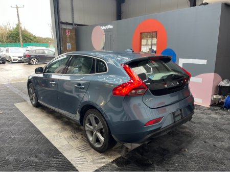 2015 Volvo V40 - thumbnail 4