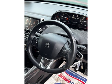 2018 Peugeot 2008 - thumbnail 2