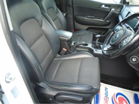 2016 Kia Sportage - thumbnail 4