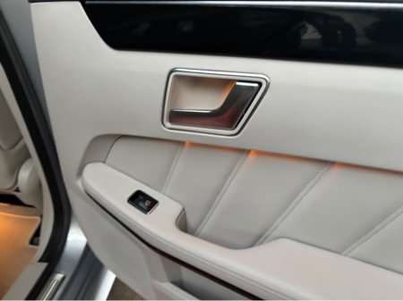 2016 Mercedes-Benz E Class - thumbnail 5