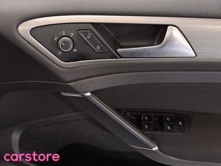 2015 Volkswagen Golf - thumbnail 17