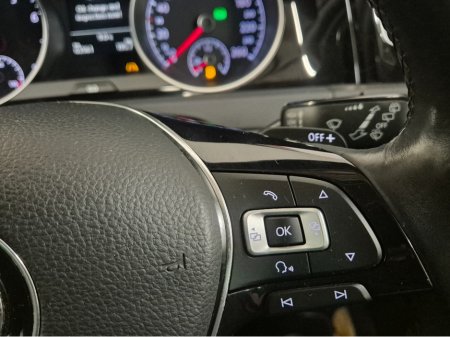 2017 Volkswagen Golf **HIGHLINE**ONLY 63000KMS**ALCANTARA SEATS*17" ALLOYS**BLIND SPOT WARNING**LANE ASSIST**KEYLESS ENTRY AND START**ADAPTIVE CRUISE CONTROL**DUAL ZONE CLIMATE CONTROL*REVERSE CAMERA*BLUETOOTH STREAMI €16,949 thumbnail