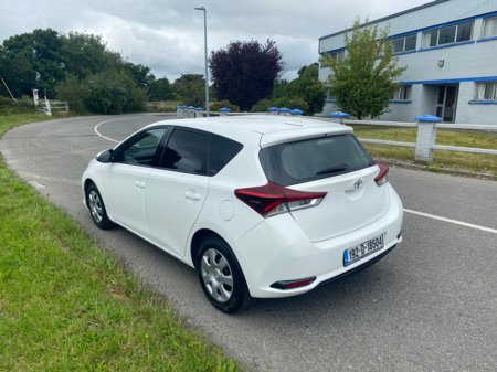 2019 Toyota Auris 1.4 D-4D TERRA 4DR Commerial (Including VAT) €11,950 thumbnail