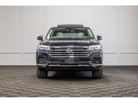 2020 Volkswagen Touareg - photo 2