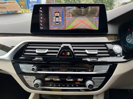 2020 BMW 5 Series 530e M-SPORT COMPETITION 2.0 HYBRID // LEATHER M-SPORT INTERIOR // DIGITAL CLUSTER // NEW 20" M5 ALLOYS €33,950 thumbnail