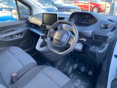 2022 Peugeot Partner - view 4