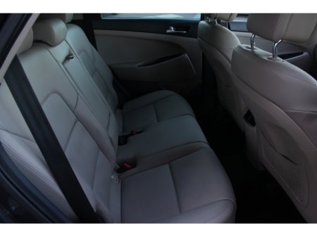 2018 Hyundai Tucson - thumbnail 16