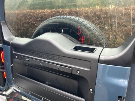 2023 Land Rover Defender 3.0D 110 SE 3 Seat Commercial €50,365 thumbnail