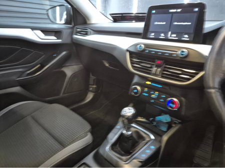 2019 Ford Focus - view 4