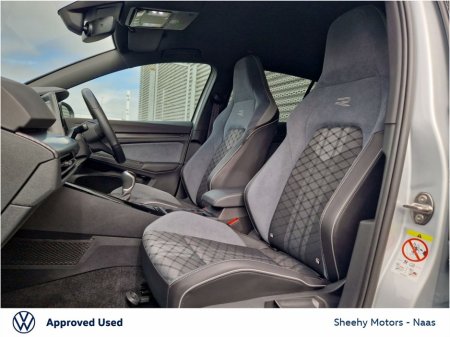 2024 Volkswagen Golf R-Line 2.0TDI, Rear Camera, Alloy Wheels, Winter Pack €39,495