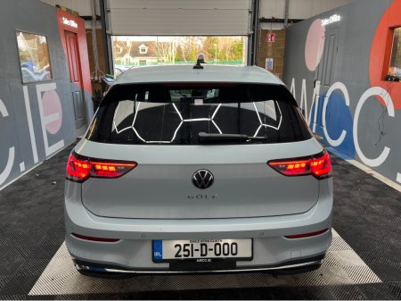 2025 Volkswagen Golf 2025 VOLKSWAGEN GOLF 5D 2.0 AUTOMATIC / CRUISE CONTROL / REVERSE CAMERA / HEATED SEATS / PADDLE SHIFTERS / APPLE CARPLAY / AMBIENT LIGHTS