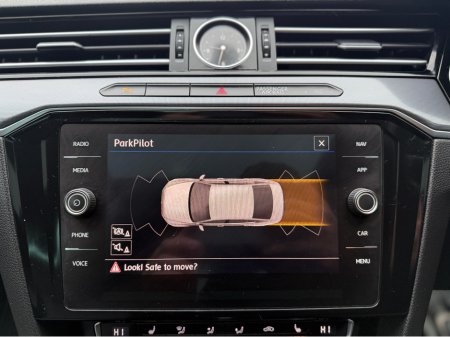 2018 Volkswagen Passat 2.0 TDI R-LINE AUTO*FULL SERVICE HISTORY* €21,995 thumbnail