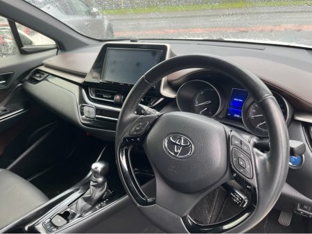 2019 Toyota C-HR 1.8 HYBRID AUTO LOW KM FULL LEATHER €19,950 thumbnail