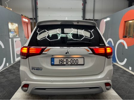 2019 Mitsubishi Outlander €21950! 2019 MITSUBISHI OUTLANDER PHEV G PLUS PACKAGE 2.4 AUTOMATIC / CRUISE CONTROL / 360° PARKING CAMERA / ELECTRIC MEMORY & HEATED SEATS / HEATED STEERING WHEEL / PADDLE SHIFTERS AND MORE €21,950 thumbnail