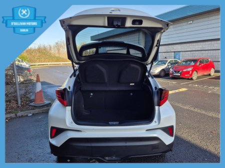 2022 Toyota C-HR / 2022 / 1.8 HYBRID / AUTOMATIC €19,999 thumbnail