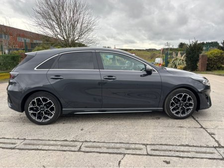 2025 Kia Ceed - thumbnail 8