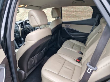 2017 Hyundai Santa Fe - thumbnail 9