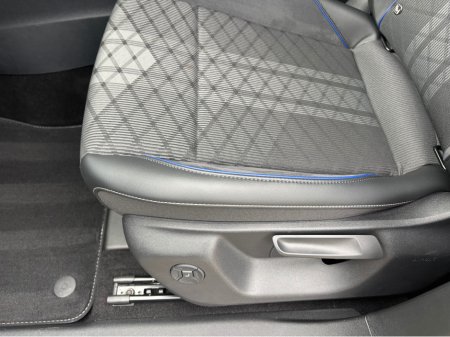 2025 Volkswagen Tiguan R-LINE ETSI S-A TSI DSG €49,900 thumbnail