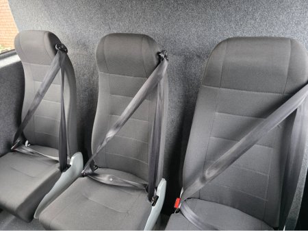 2016 Nissan NV400 L3 H2 FWD 125 CREWCAB 6 SEATS €12,950 thumbnail