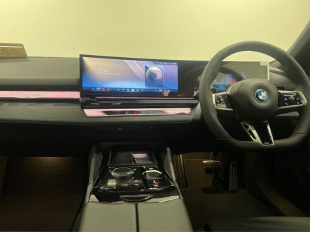 2026 BMW 5 Series 530e M Sport- IMMEDIATE DELIVERY thumbnail