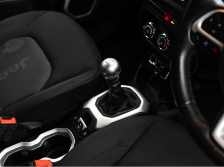 2015 Jeep Renegade - thumbnail 16