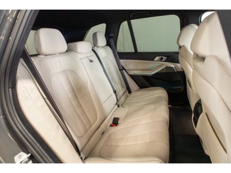 2022 BMW X5 xDrive45e M Sport €64,950 thumbnail