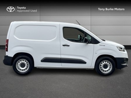 2025 Toyota Proace City Van - Electric Model - GX - SWB - Automatic - Save EUR EUR EUR EUR &rsquo;s - (EUR 22,999 + VAT = EUR 28,289) // Front Electric Windows // Rear Electric Windows // Electric Mirrors // Heated Mirr €22,999