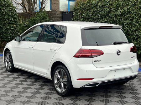 2020 Volkswagen Golf HIGHLINE 2.0 TDI // LEATHER HEATED SEATS // DIGITAL CLUSTER // LANE ASSIST €23,900 thumbnail