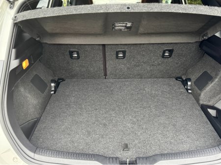 2017 Toyota Auris 1.8 Sport Hybrid €13,450 thumbnail