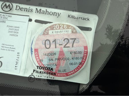 2016 Toyota Yaris - thumbnail 15