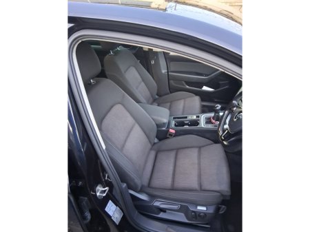 2015 Volkswagen Passat - thumbnail 2