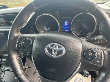 2015 Toyota Auris - thumbnail 10