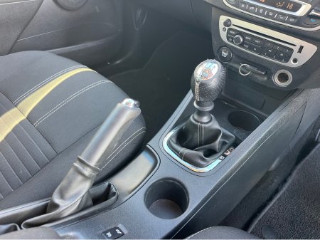 2015 Renault Fluence LIMITED EDITION 1.5 DCI 95 201 4DR €5,950 thumbnail