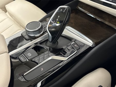 2019 BMW 5 Series - thumbnail 16