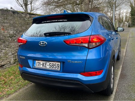 2017 Hyundai Tucson 1.7 S BLD 116PS 5DR €11,950 thumbnail
