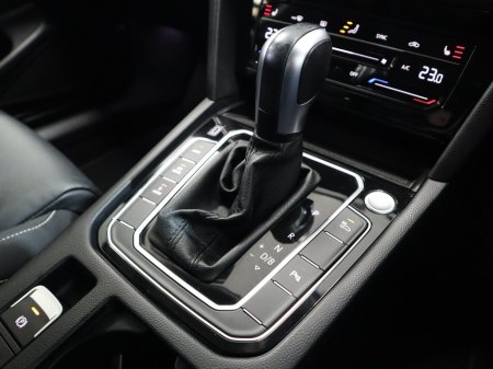 2021 Volkswagen Passat *103* 1.4 TSI GTE 218PS 4DR AUTO €23,900 thumbnail