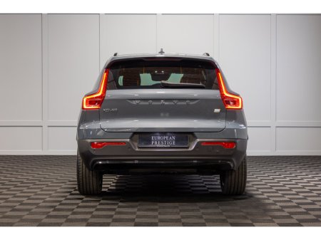 2022 Volvo XC40 - thumbnail 5