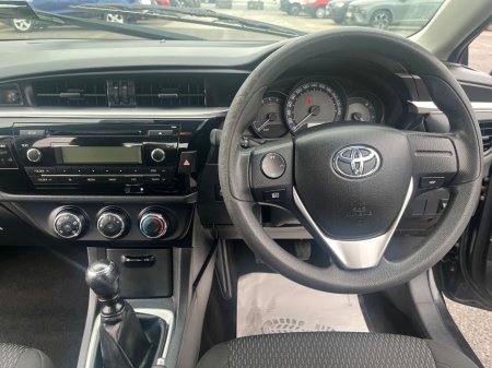 2016 Toyota Corolla - thumbnail 15